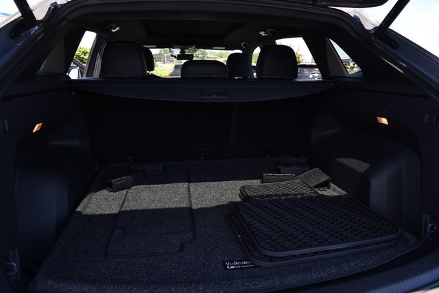 Volkswagen Atlas Cross Sport Vehicle Image 25
