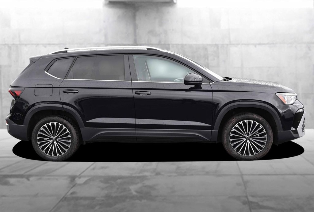 Volkswagen Taos Vehicle Full-screen Gallery Image 5