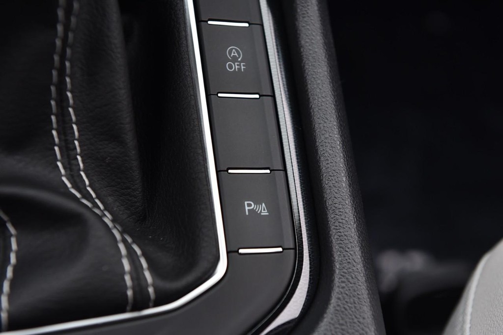 Volkswagen Taos Vehicle Full-screen Gallery Image 17