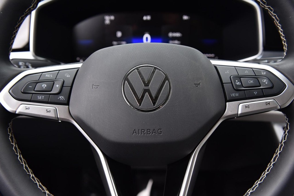 Volkswagen Taos Vehicle Full-screen Gallery Image 18