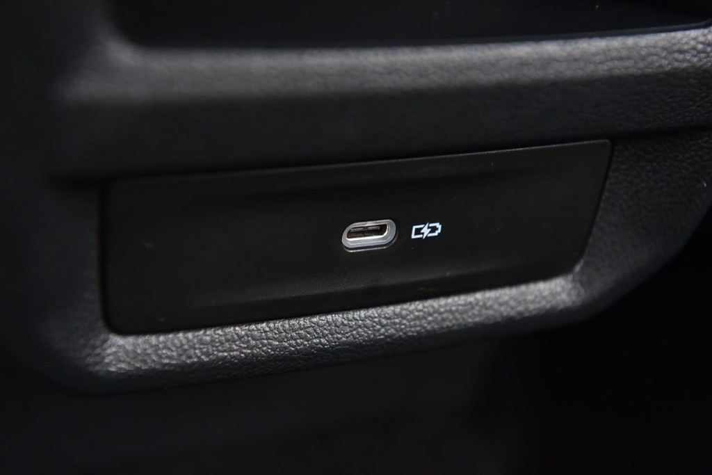 Volkswagen Taos Vehicle Full-screen Gallery Image 23