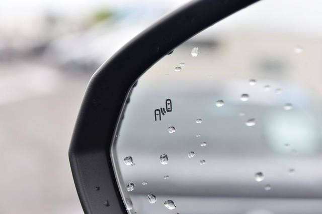 Volkswagen Taos Vehicle Image 09