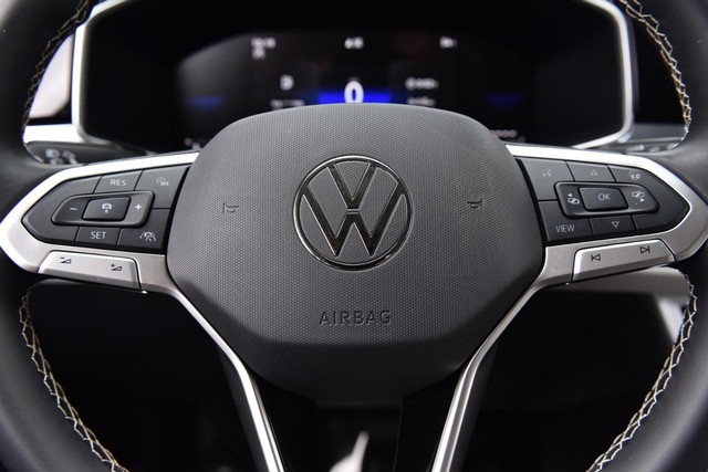 Volkswagen Taos Vehicle Image 18