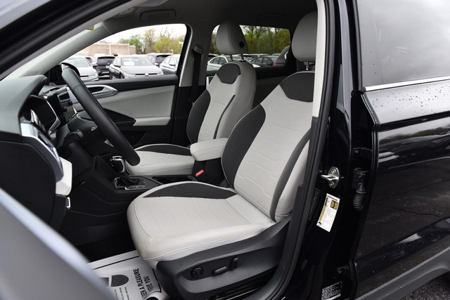 Volkswagen Taos Vehicle Image 19