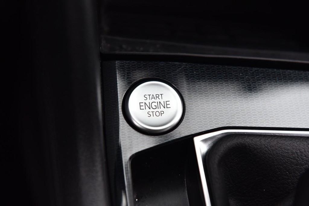 Volkswagen Taos Vehicle Full-screen Gallery Image 16