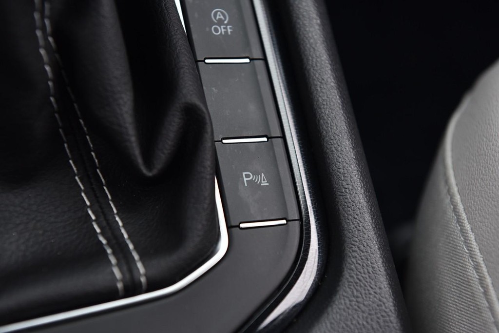 Volkswagen Taos Vehicle Full-screen Gallery Image 18