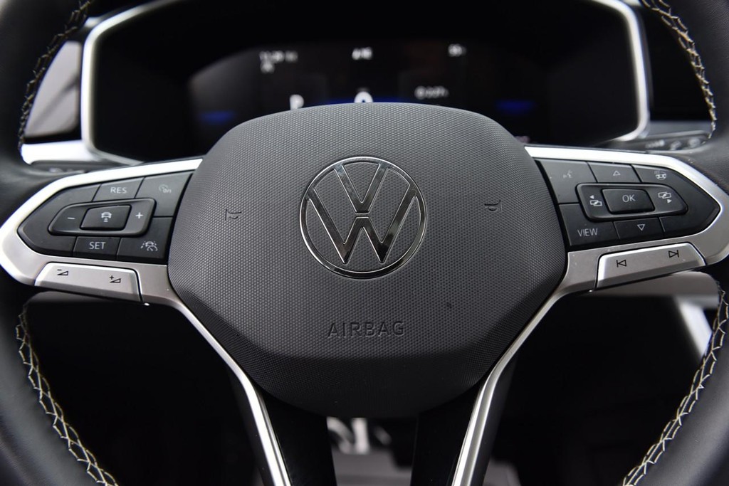 Volkswagen Taos Vehicle Full-screen Gallery Image 19