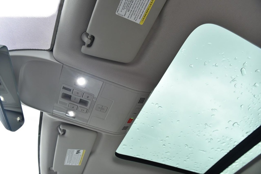 Volkswagen Taos Vehicle Full-screen Gallery Image 22