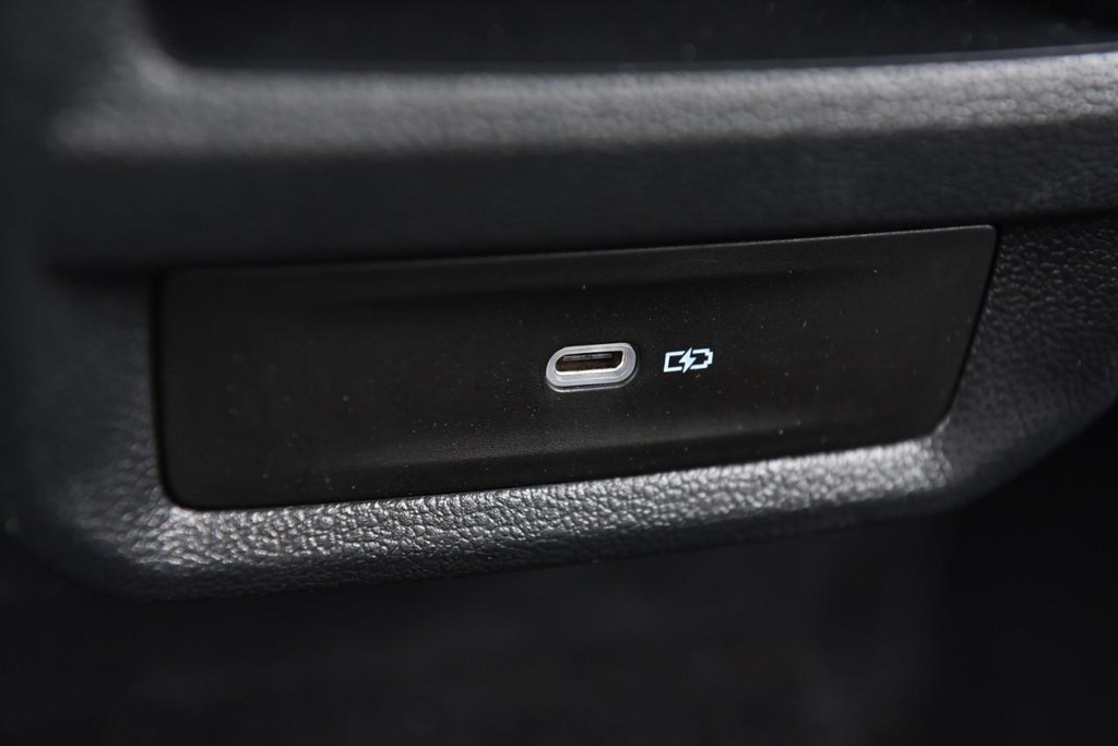 Volkswagen Taos Vehicle Full-screen Gallery Image 25