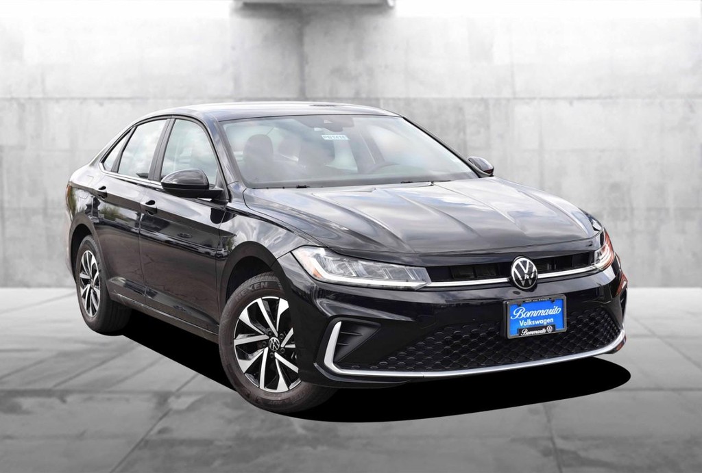 Volkswagen Jetta Vehicle Full-screen Gallery Image 2