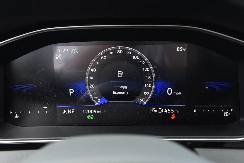 Volkswagen Jetta Vehicle Full-screen Gallery Image 12