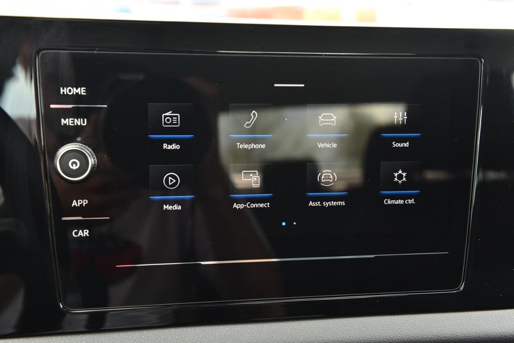 Volkswagen Jetta Vehicle Full-screen Gallery Image 14