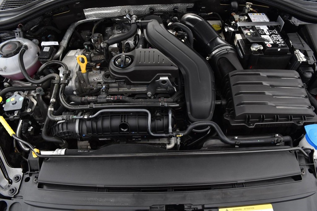 Volkswagen Jetta Vehicle Full-screen Gallery Image 23