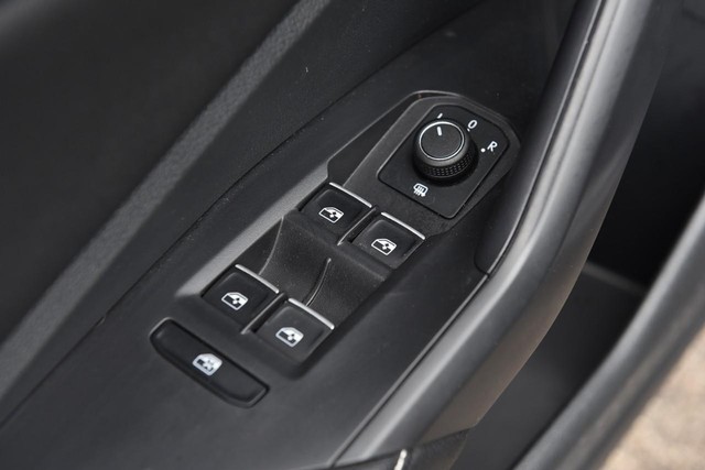 Volkswagen Jetta Vehicle Image 08