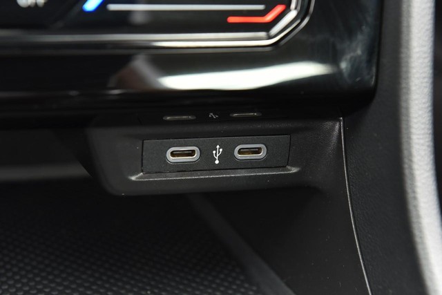 Volkswagen Jetta Vehicle Image 16