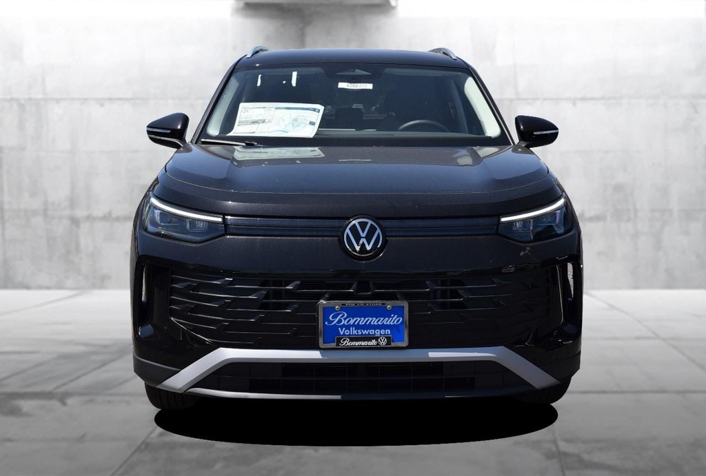 Volkswagen Tiguan Vehicle Full-screen Gallery Image 4