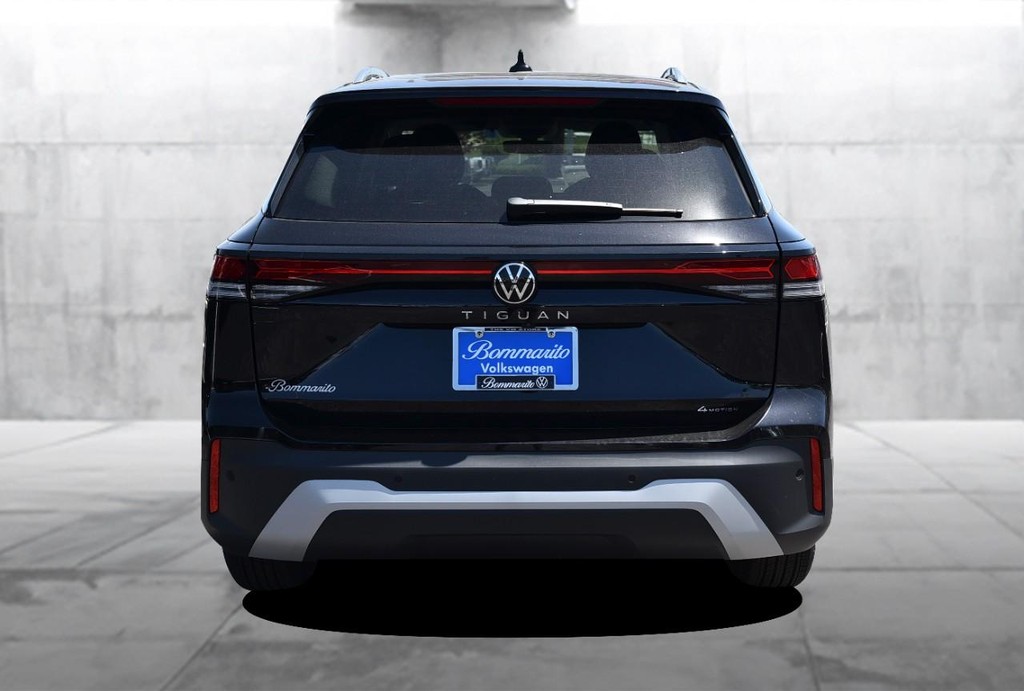 Volkswagen Tiguan Vehicle Full-screen Gallery Image 6