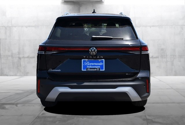 Volkswagen Tiguan Vehicle Image 06