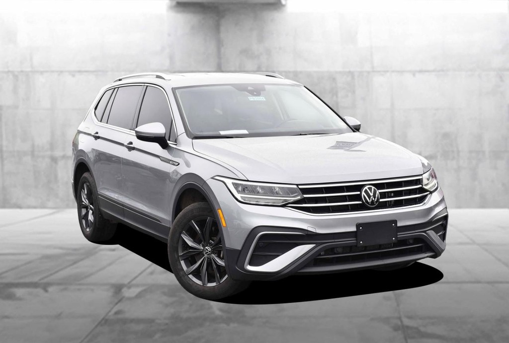 Volkswagen Tiguan Vehicle Full-screen Gallery Image 2