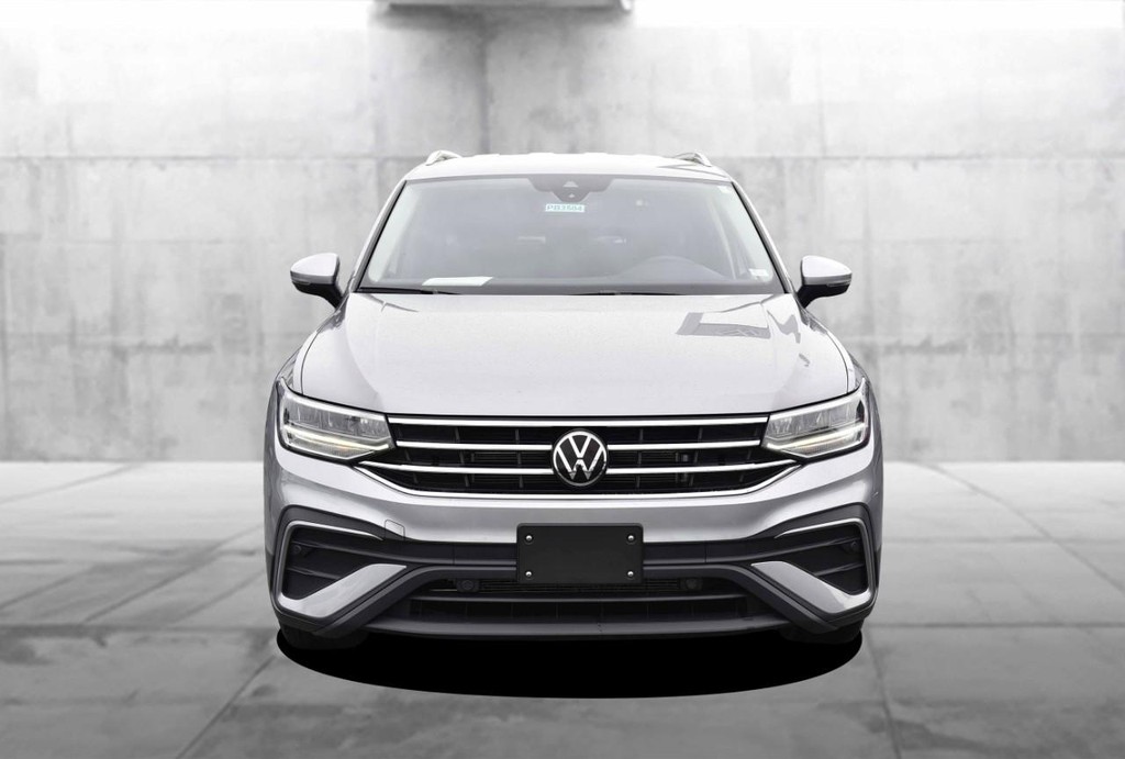 Volkswagen Tiguan Vehicle Full-screen Gallery Image 4