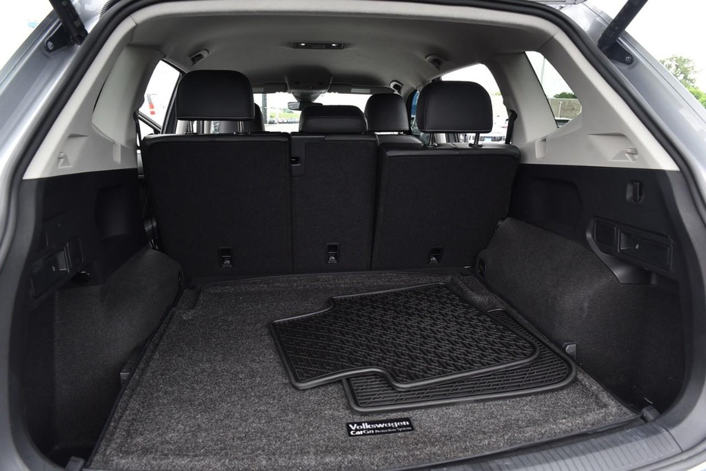Volkswagen Tiguan Vehicle Full-screen Gallery Image 25