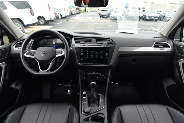 Volkswagen Tiguan Vehicle Image 07