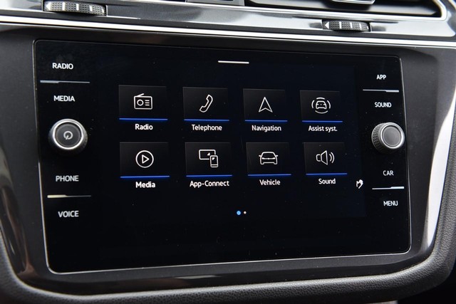 Volkswagen Tiguan Vehicle Image 14