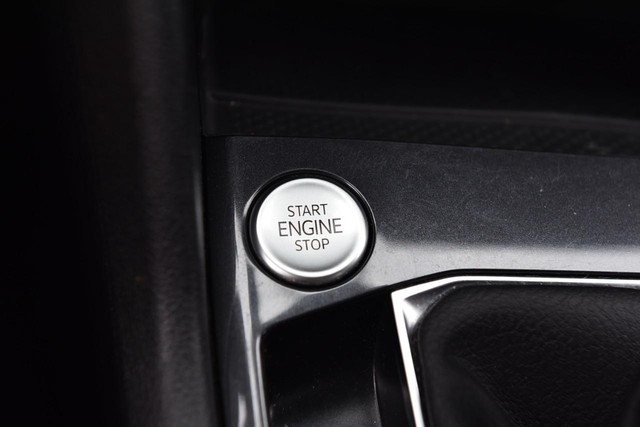 Volkswagen Tiguan Vehicle Image 17