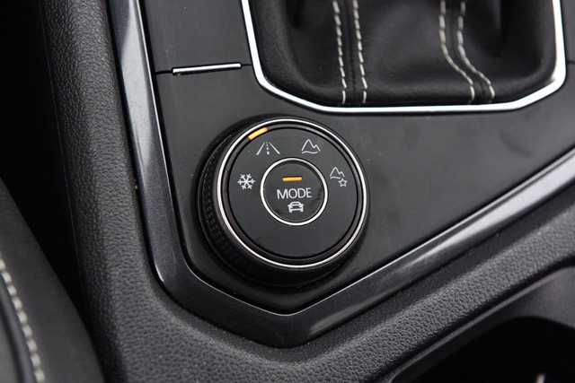 Volkswagen Tiguan Vehicle Image 18
