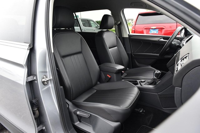 Volkswagen Tiguan Vehicle Image 21