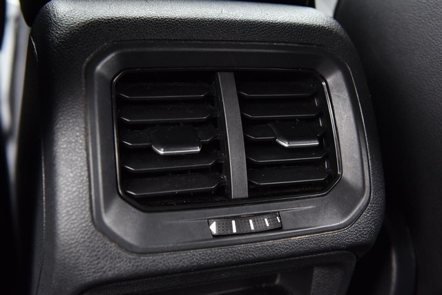 Volkswagen Tiguan Vehicle Image 23