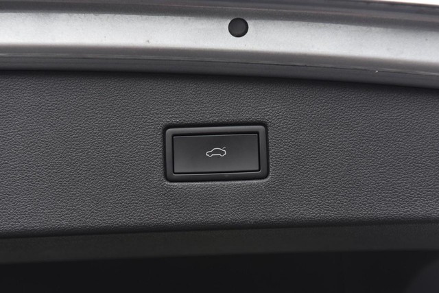 Volkswagen Tiguan Vehicle Image 26