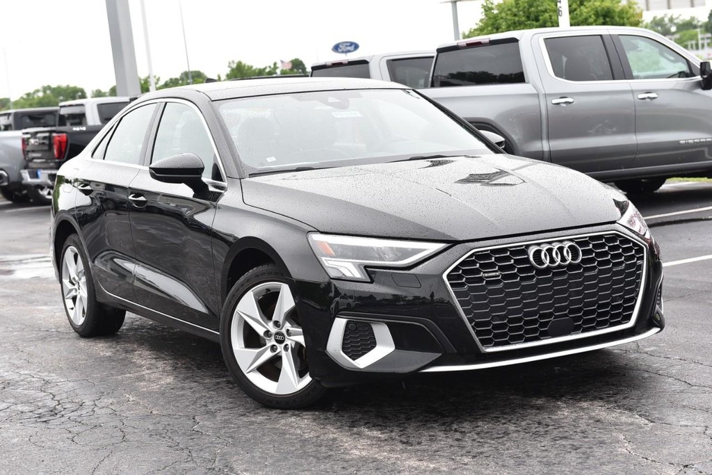 Audi A3 Vehicle Full-screen Gallery Image 02