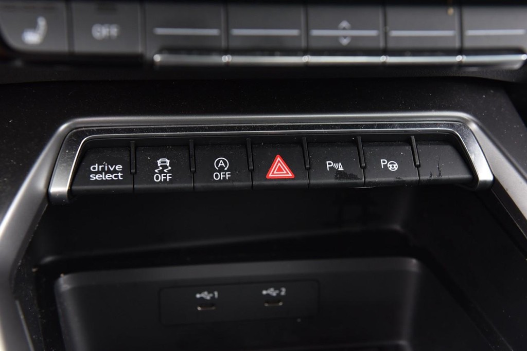 Audi A3 Vehicle Full-screen Gallery Image 17