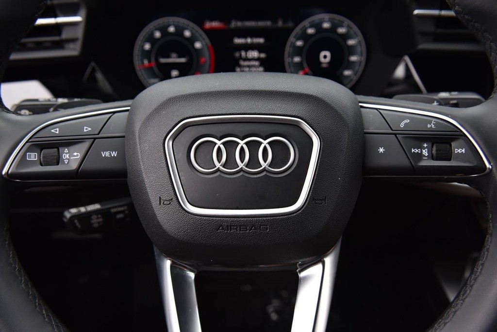 Audi A3 Vehicle Full-screen Gallery Image 20