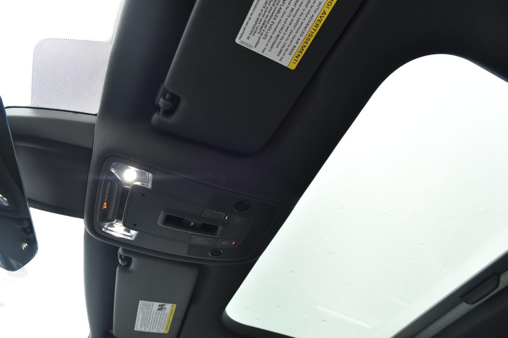 Audi A3 Vehicle Full-screen Gallery Image 23