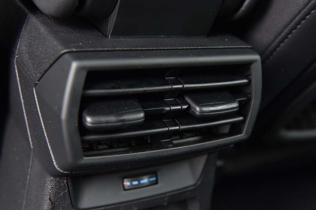 Audi A3 Vehicle Full-screen Gallery Image 25