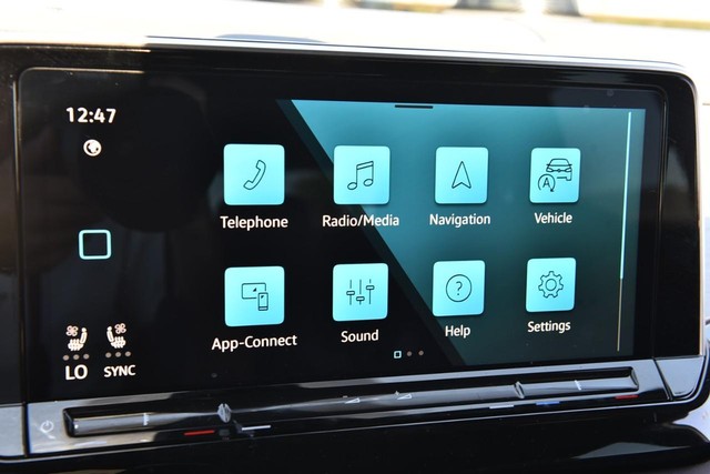 Volkswagen Atlas Cross Sport Vehicle Image 14