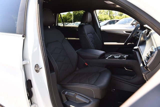 Volkswagen Atlas Cross Sport Vehicle Image 20