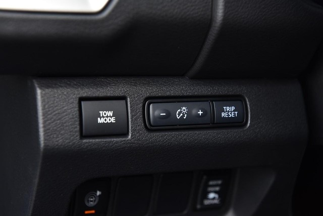 Nissan Frontier Vehicle Image 11