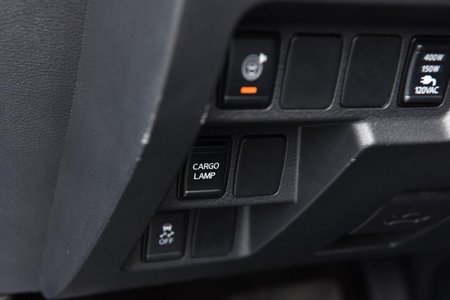 Nissan Frontier Vehicle Image 12