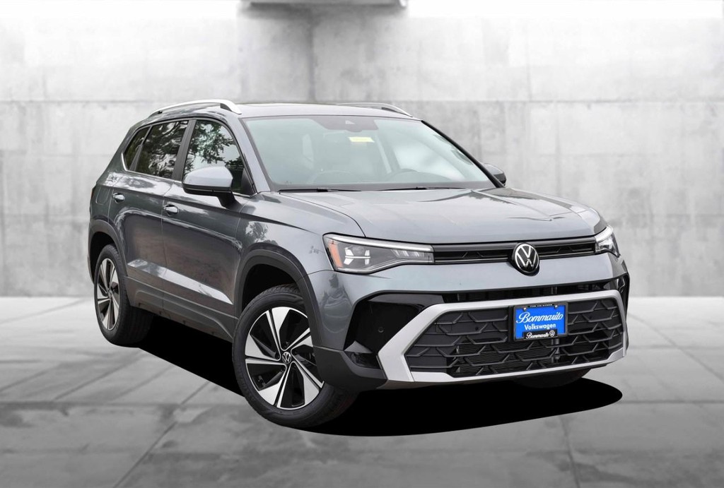 Volkswagen Taos Vehicle Full-screen Gallery Image 2