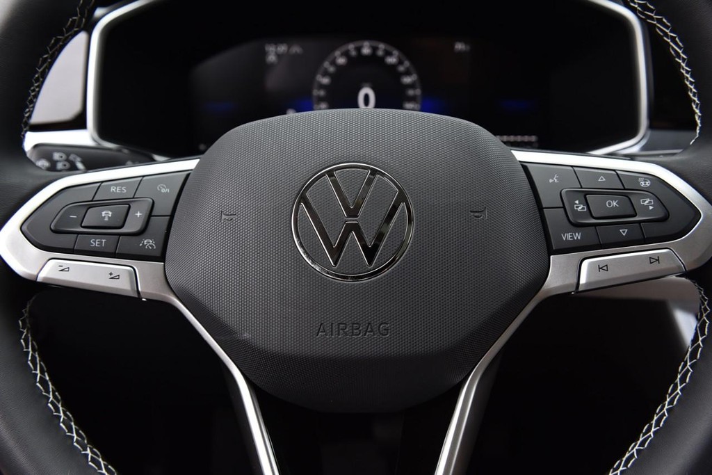 Volkswagen Taos Vehicle Full-screen Gallery Image 18