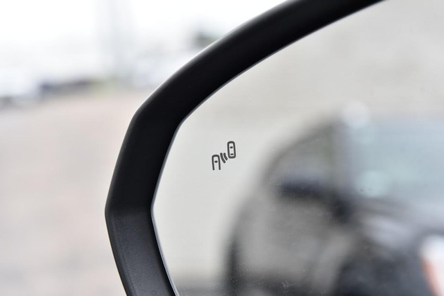Volkswagen Taos Vehicle Image 09