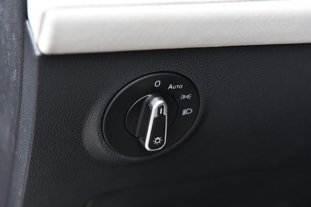 Volkswagen Taos Vehicle Image 10