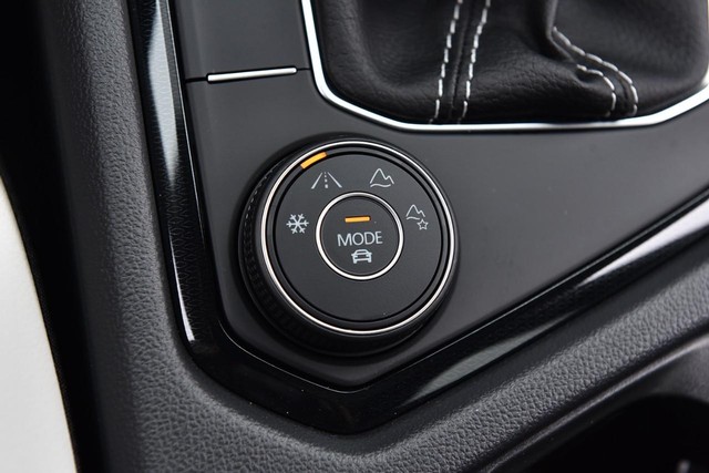 Volkswagen Taos Vehicle Image 17