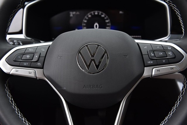 Volkswagen Taos Vehicle Image 18