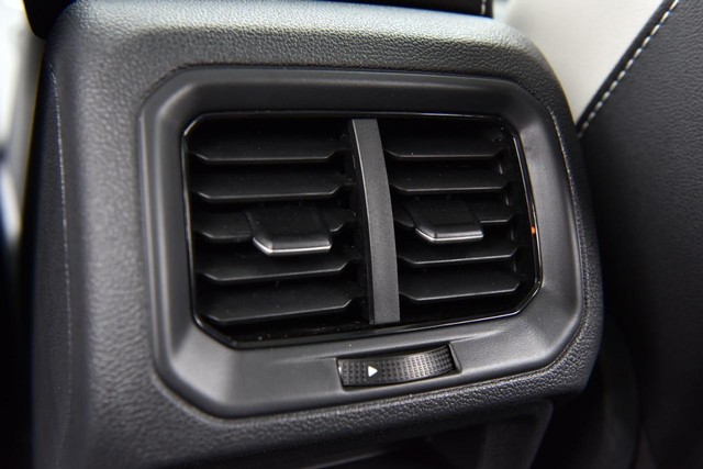 Volkswagen Taos Vehicle Image 23