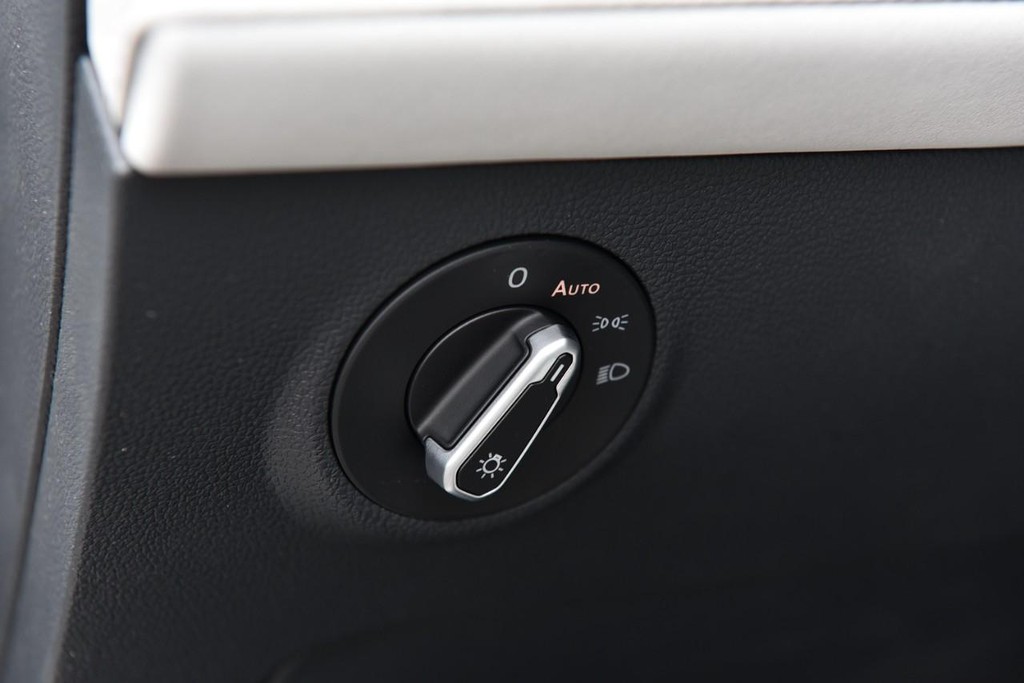 Volkswagen Taos Vehicle Full-screen Gallery Image 10