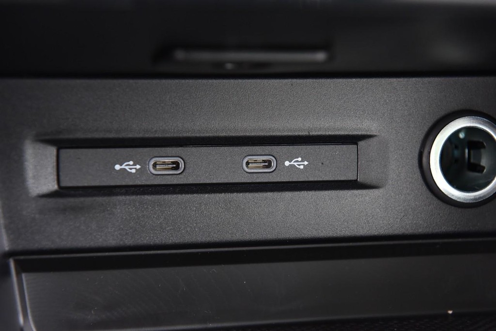 Volkswagen Taos Vehicle Full-screen Gallery Image 15